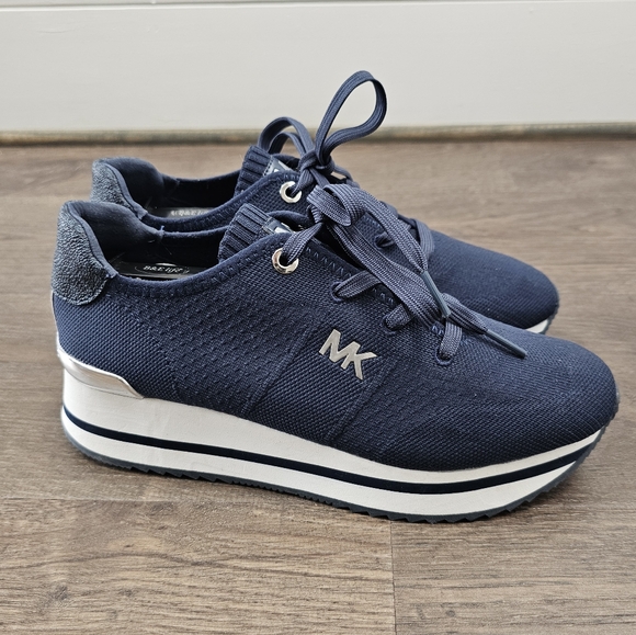 Michael Kors Monique Knit Trainer Lace Up Sneakers MK Logo Stretch Navy Sz8 - Picture 4 of 11